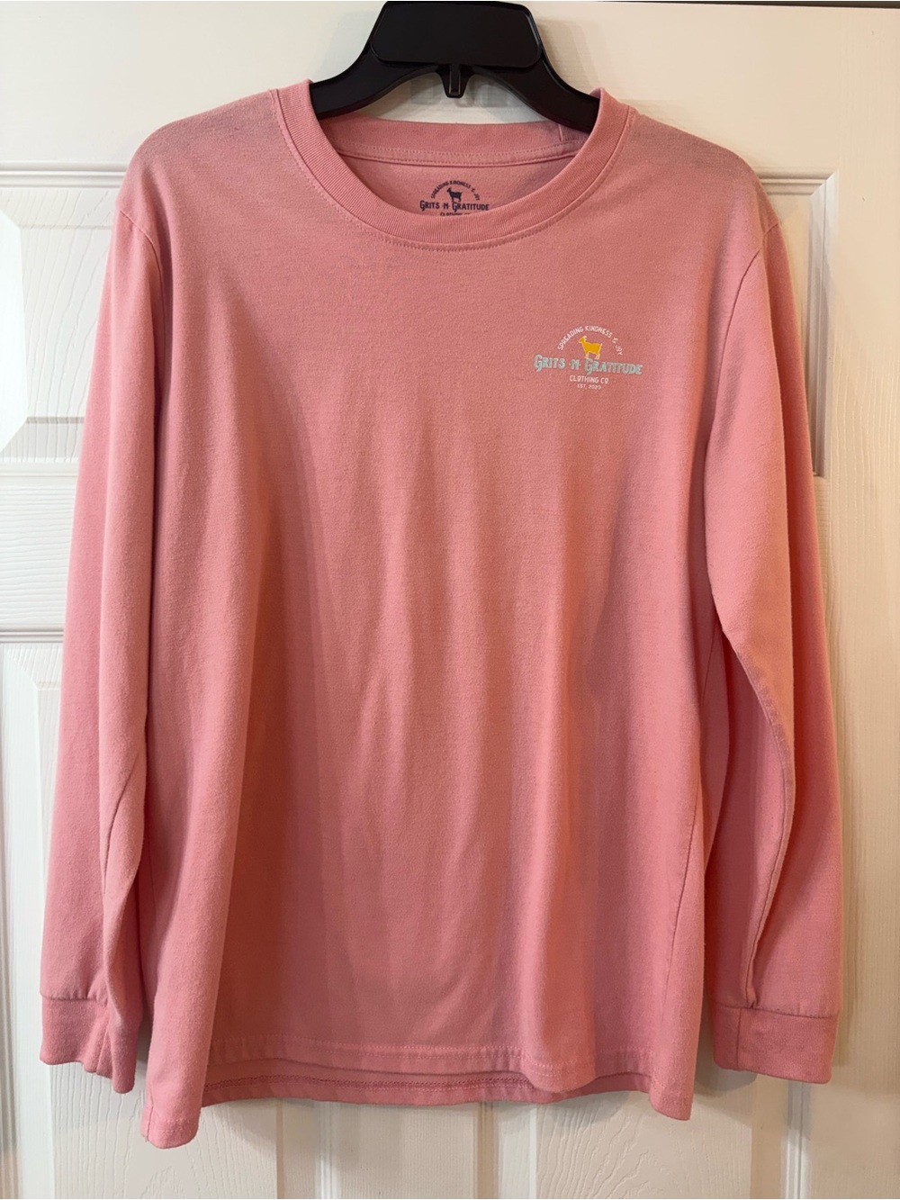 Grits N Gratitude Women’s Long Sleeve Graphic Tee Medium Stand Tall Pink Preppy